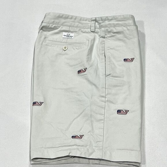 Vineyard Vines Ivory Stone Golf Shorts USA Flag Whales Embroidery Size 32 - Picture 1 of 8